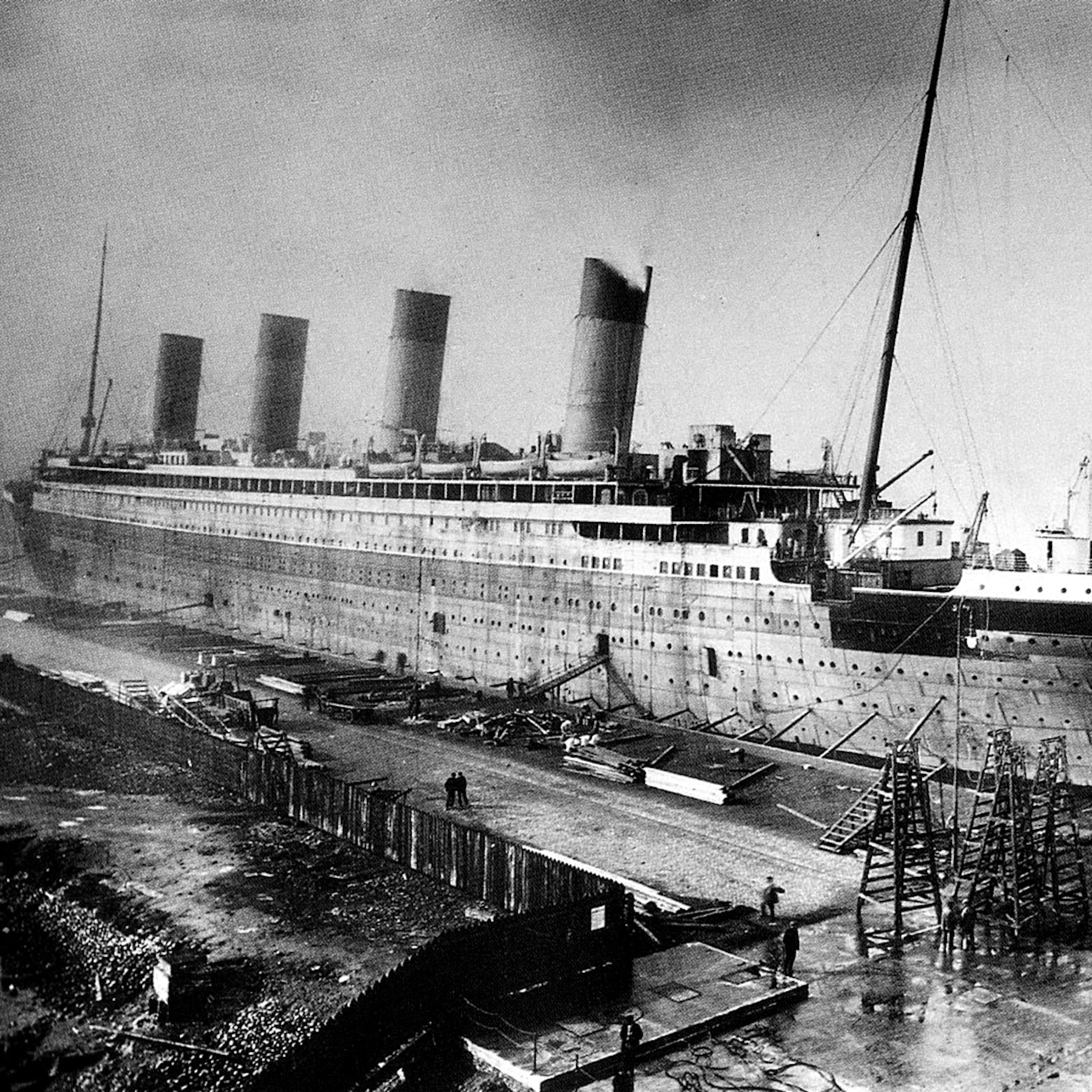 Titanic durante su construcción.