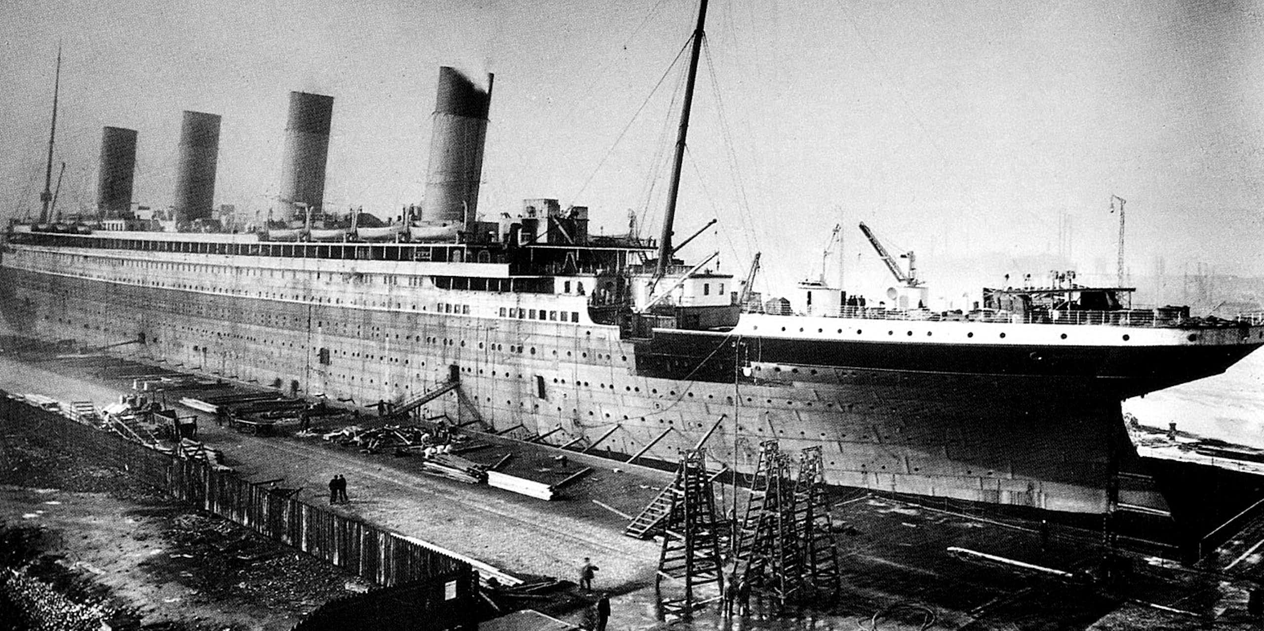 Titanic durante su construcción.