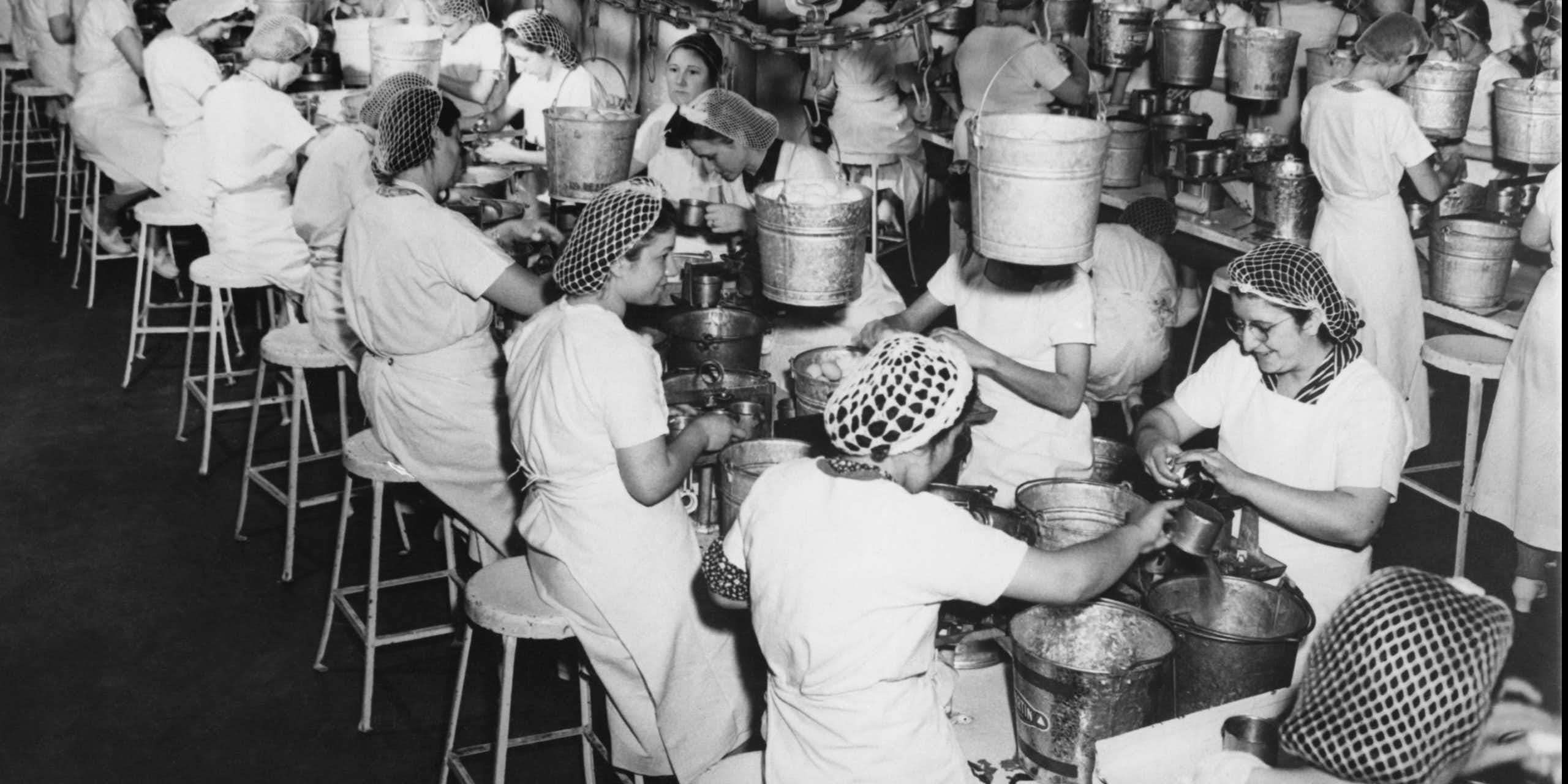 Trabajadoras de fábrica. 