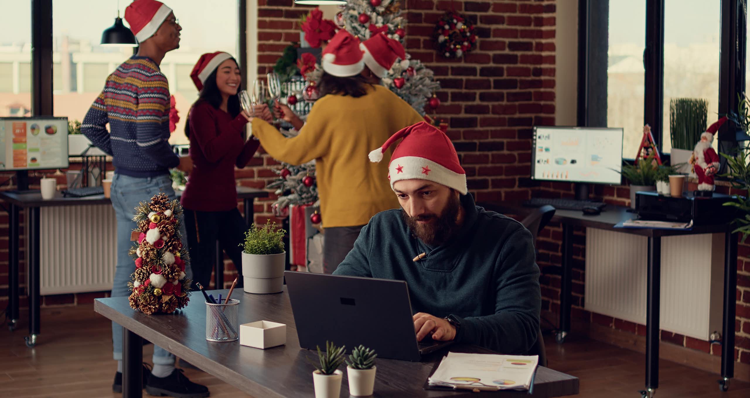 Estrés prenavideño: ¿por qué cometemos más errores en el trabajo antes de las vacaciones?